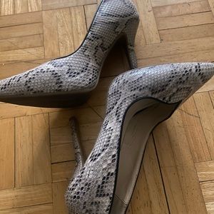 Snakeskin Pumps Size 8.5